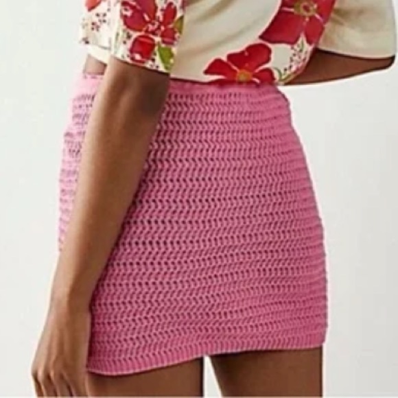 NWOT FP BEACH Brandi pink crochet mini skirt size small/medium - Picture 2 of 8
